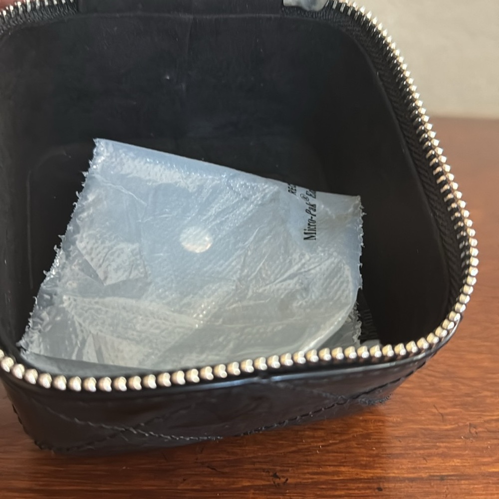 WHBM Women's Black Studded Quilted Jewelry Case OS NWT - Picture 10 of 13